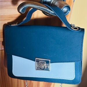 Elegant Black Chain Strap Bag